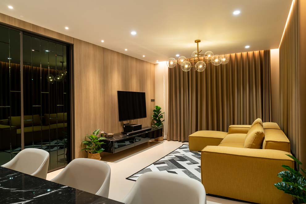 Newly renovated living room by Silverspine Contracting